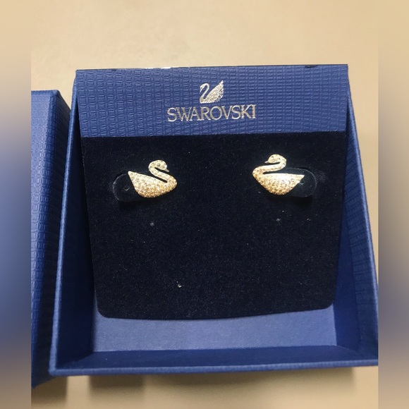 Authentic SWAROVSKI Iconic Ombre Rose Crystal Swan Earrings #5215037 - Picture 5 of 7